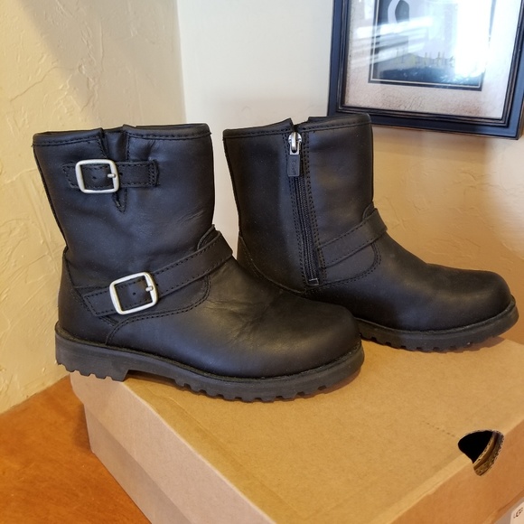 girls leather uggs